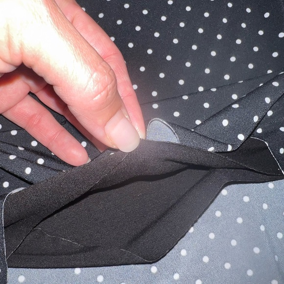 Vince Camuto || Polka-Dot || Skirt Size S|| stretch || elastic || pencil skirt - Picture 4 of 4